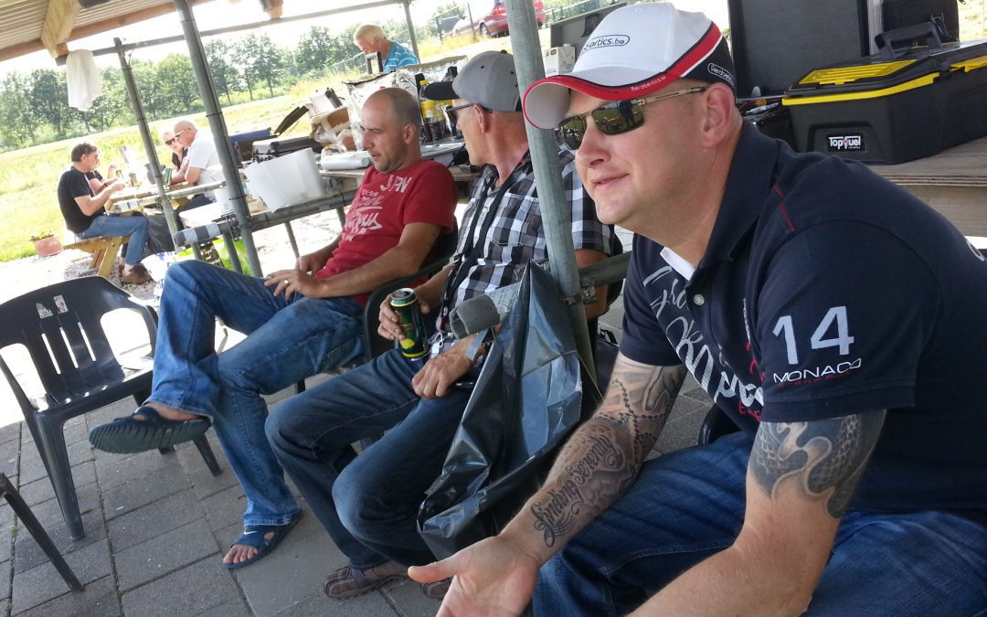 Barbecue met lekker vliegweer